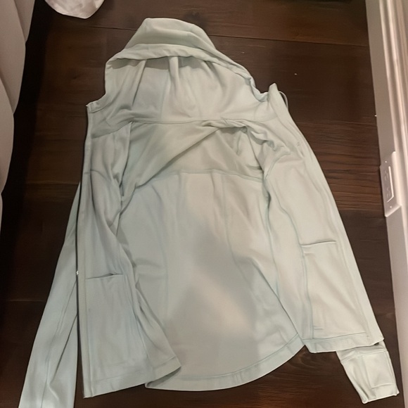 size 2 lululemon define hooded jacket - Picture 2 of 5